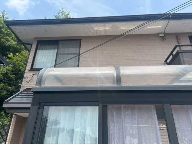 上部の透明屋根材